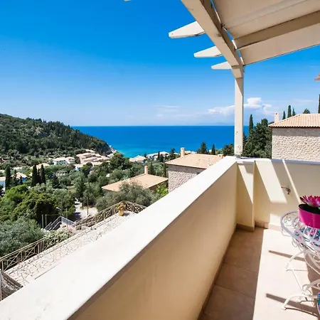 Supreme * Áyios Nikítas